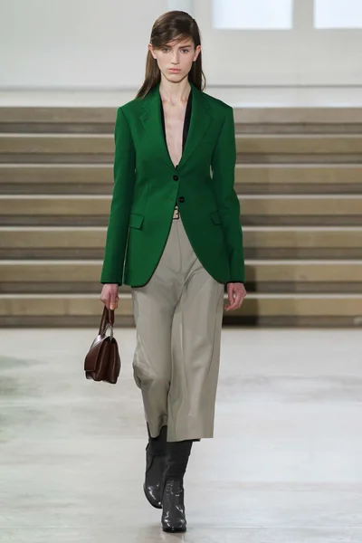 Look 14